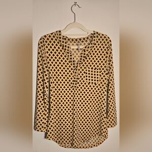 Geometric Print Long-Sleeve Henley Top in Yellow and Black